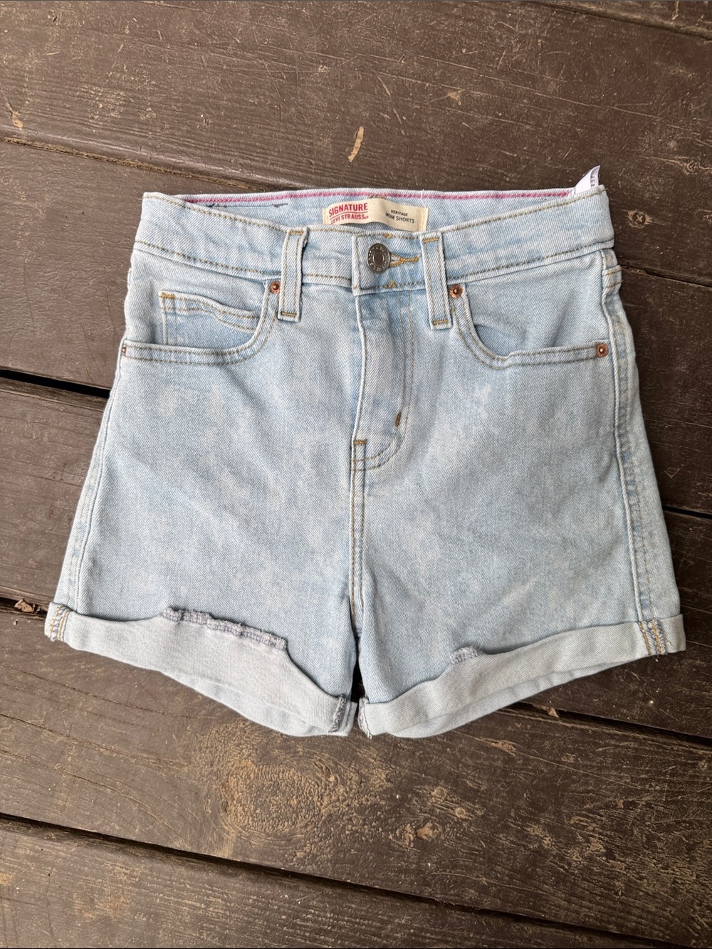 Signature by Levi Strauss Heritage Mom Shorts with Denim Roll-Cuff size 8